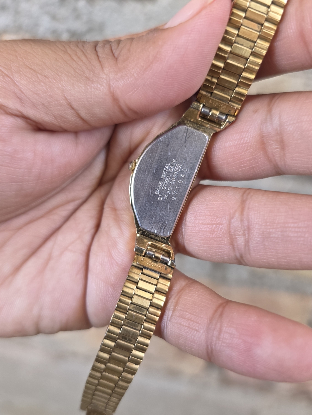 Vintage Seiko Rivoli Gold Half Moon Asymmetrical Dress Watch 1F20-5D59 - Picture 13 of 14
